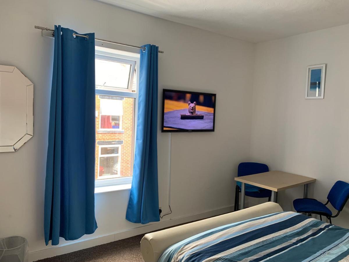 Starlight Self Service Accommodation Leigh  Extérieur photo