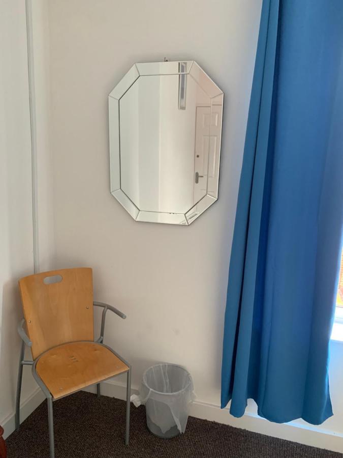 Starlight Self Service Accommodation Leigh  Extérieur photo